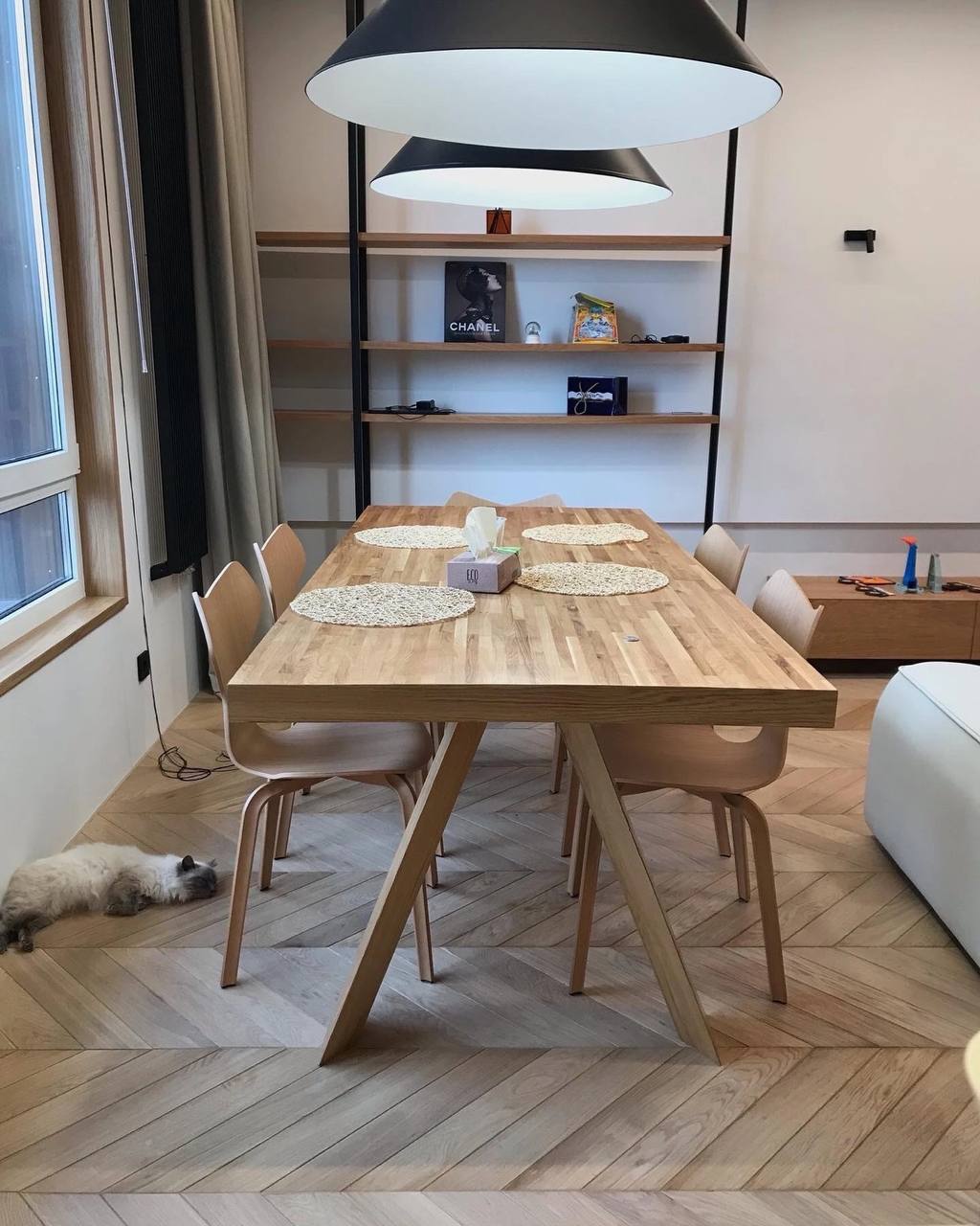 Красивый и ухоженный деревянный пол в интерьере